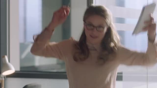 Exclusive 'Supergirl' season 4 gag reel