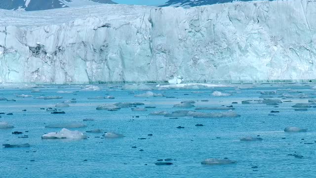 Burgerbutka Glacier by Roccobot