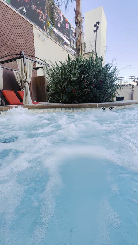 Flashing underwater in a public pool in Vegas