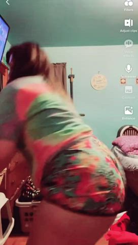 Watch my big ass bounce ?