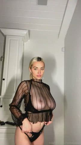 Big Tits Blonde Huge Tits Pawg Pretty See Through Clothing White Girl gif