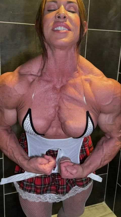 bodybuilder female muscles muscular milf gif