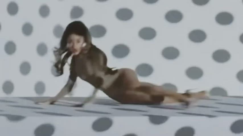 ariana grande ass brunette celebrity pussy pussy spread spreading gif