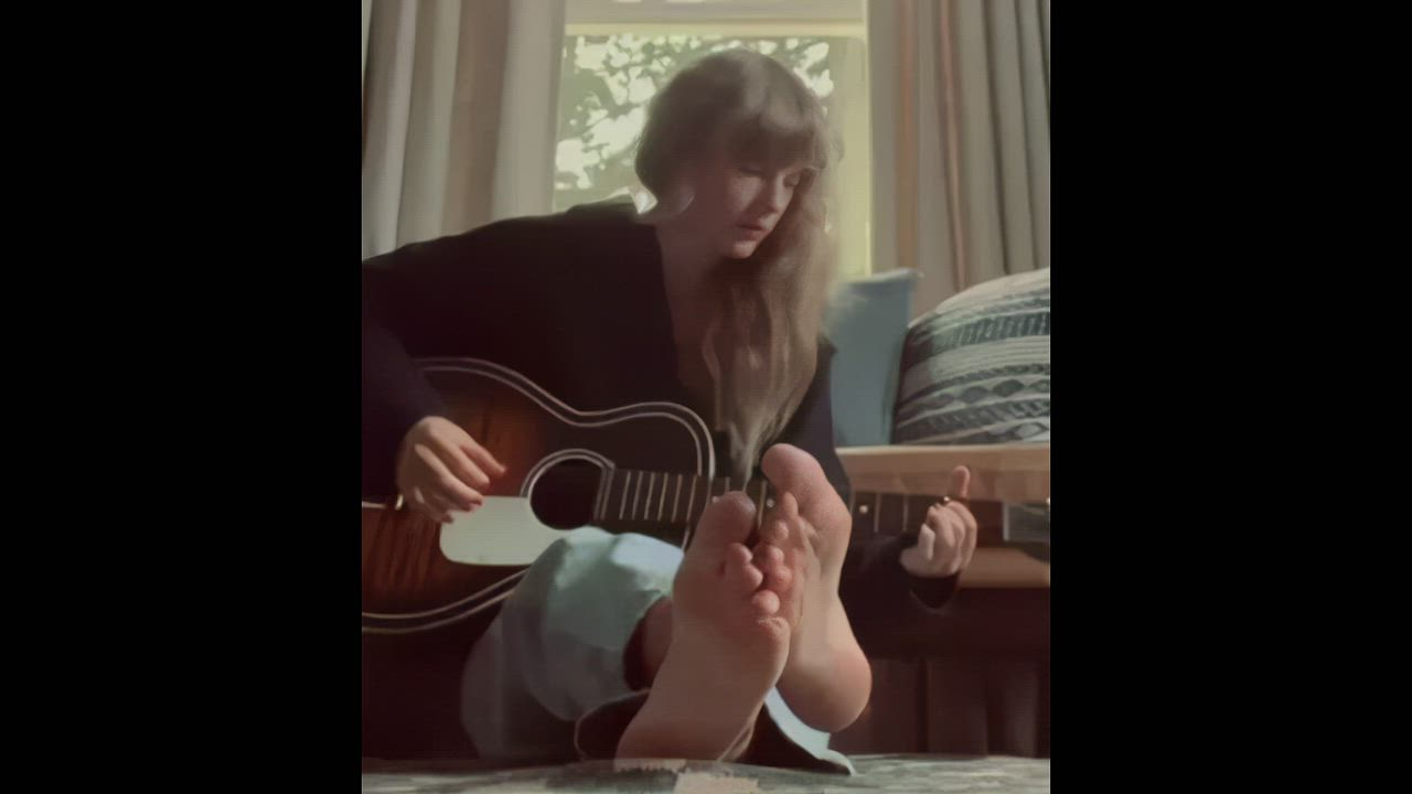 AI Upscaled Celebrity Feet Feet Fetish Taylor Swift gif