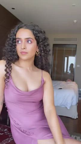 Sanya Malhotra - I'm not looking at her face 🥵🍆🔥