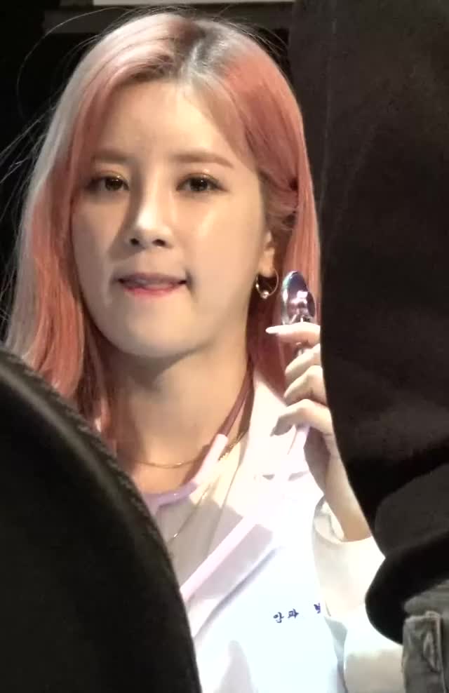 190112 박초롱 Apink Chorong's Smirk 2