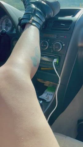 Multitasking on our road-trip ;) [gif]