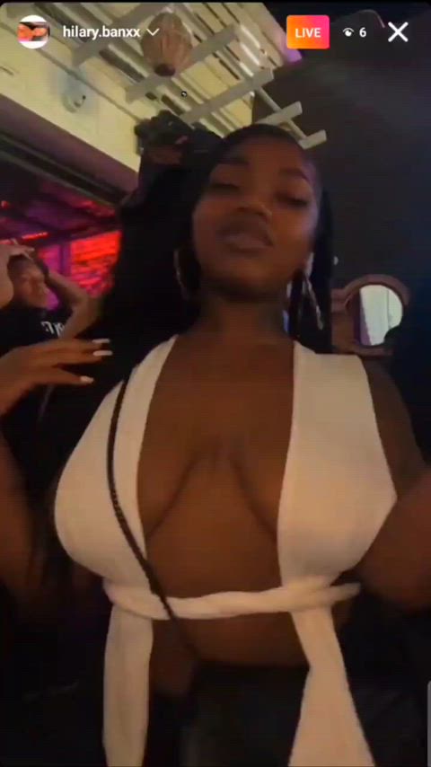 Candid_Nipslip #325