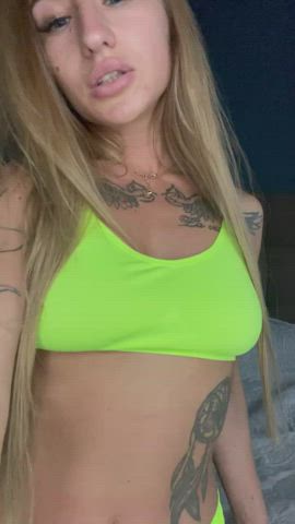I doubt if my small boobs on the ribs can attract you [drop]