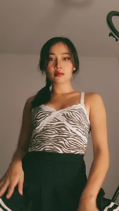 Asian OnlyFans r/AsiansGoneWild gif