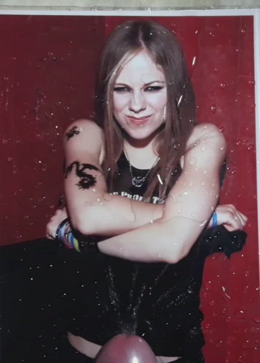 Avril Lavigne 💦💦