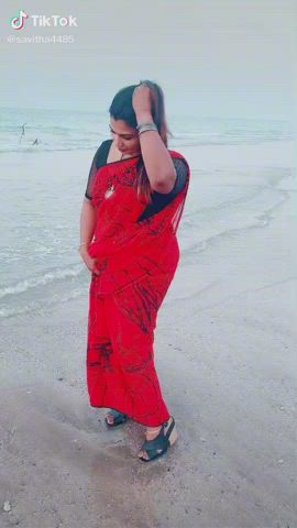 TikTok Indian MILF Saree gif