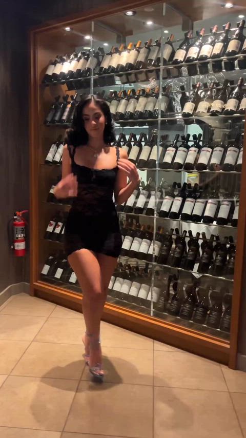 wine shopping 🖤
