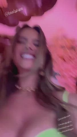 alessandra ambrosio cleavage natural tits gif