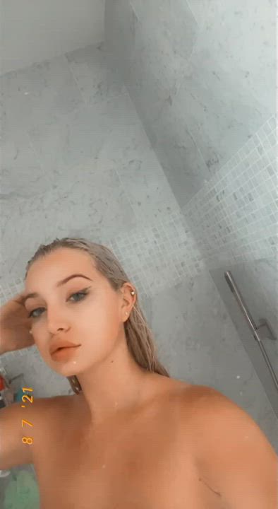 Do you like blondes? OF: xxtramaddie