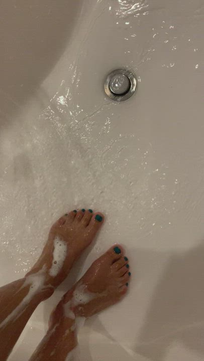 So enjoy my bath time with my feet💋