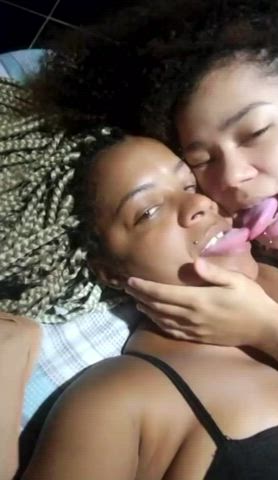 Brazilian French Kissing Girlfriends Girls Kiss Kissing Lesbian Lesbians Lips gif