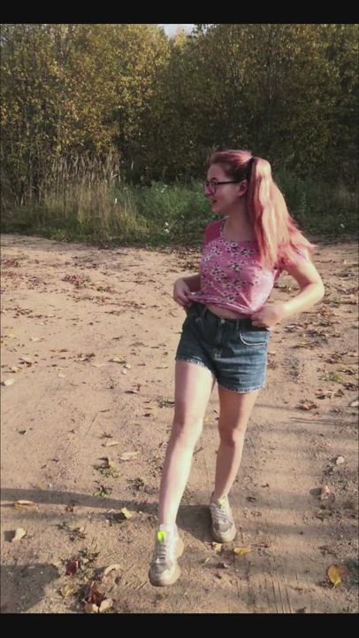 Titi drop in a public park