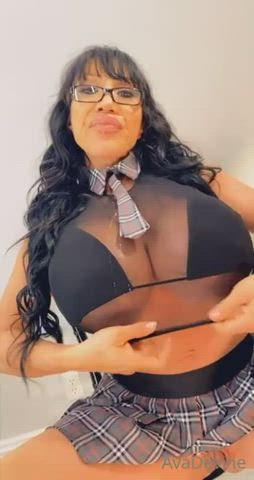 Big tits reveal