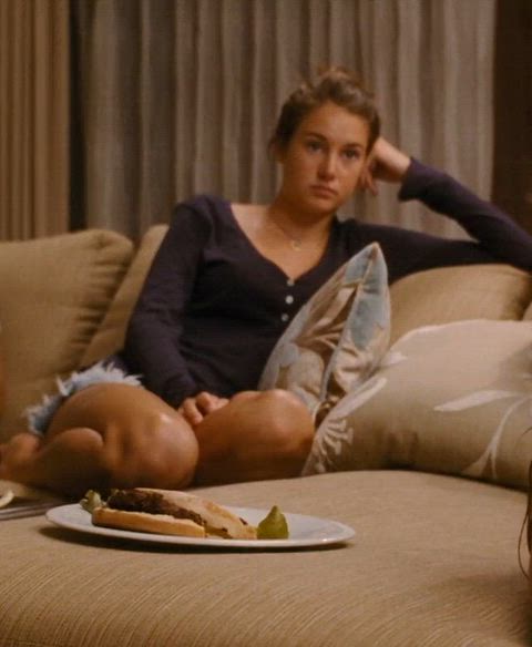 celebrity feet female legs shailene woodley gif