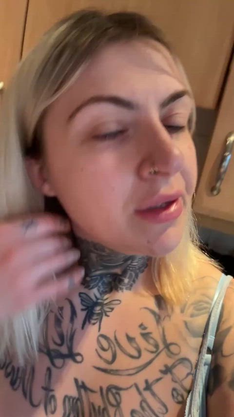 amateur bbw big tits chubby fart fart fetish natural tits tattooed white girl gif