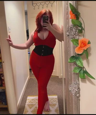 cleavage clothed curvy hotwife milf redhead thick thighs gif