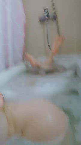 amateur bath bathtub big ass booty fansly feet foot fetish pale gif