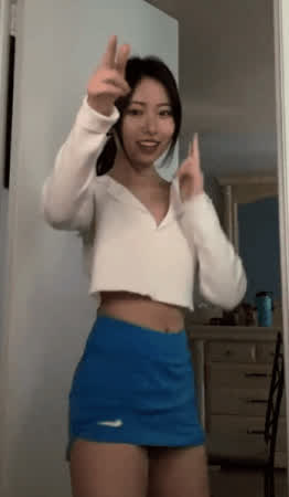 tight tiktok dancing