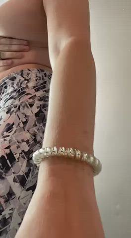 amateur ass big ass blonde hotwife leggings pawg undressing yoga pants gif