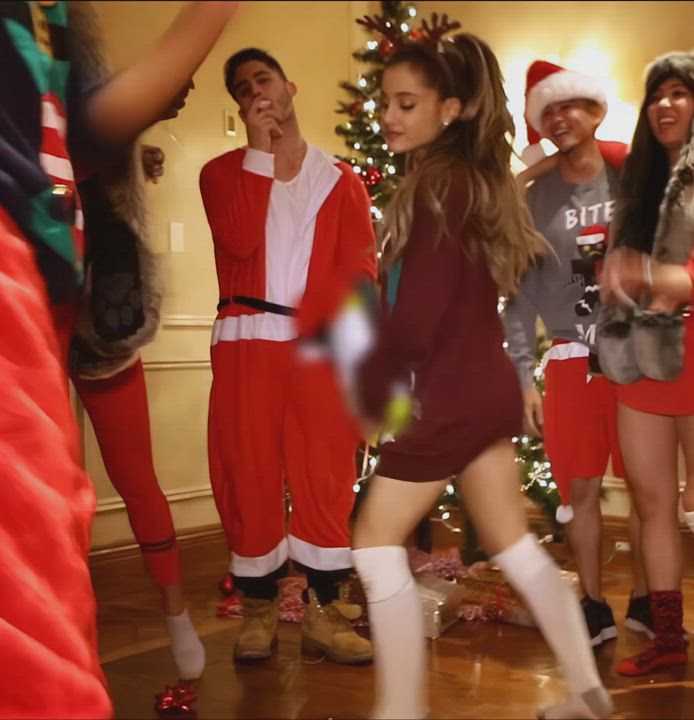 Ariana Grande - Splits Loop, Cropped, Dain'd, AI'd.