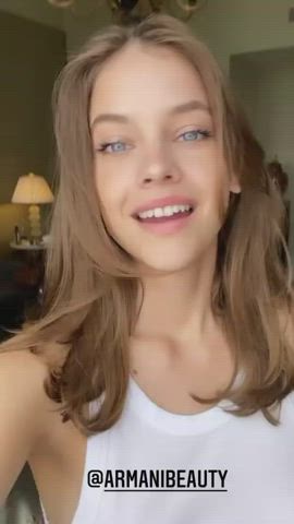 Barbara Palvin gif