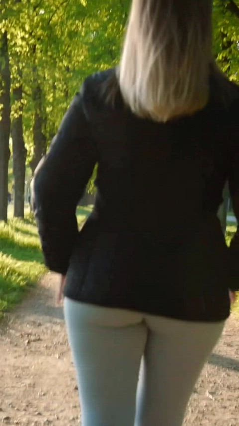 amateur curvy flashing milf natural outdoor public gif