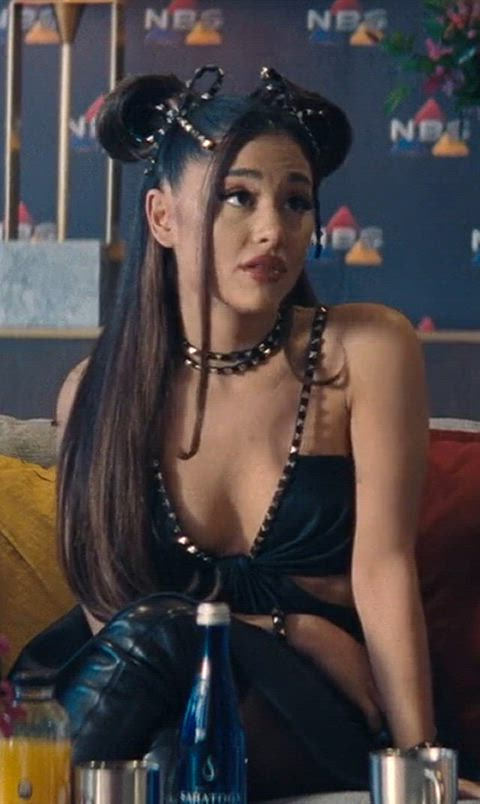 ariana grande celebrity female gif