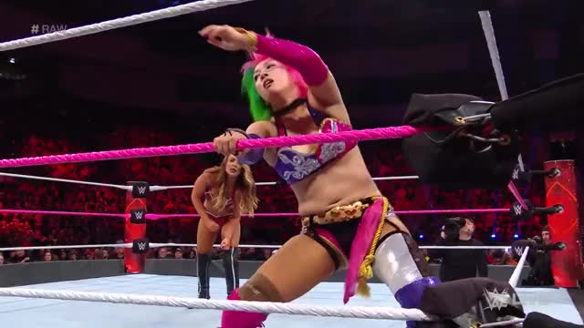 Asuka vs. Emma: Raw, Oct. 23, 2017