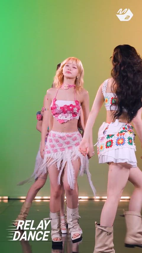 ass blonde dancing hips kpop gif