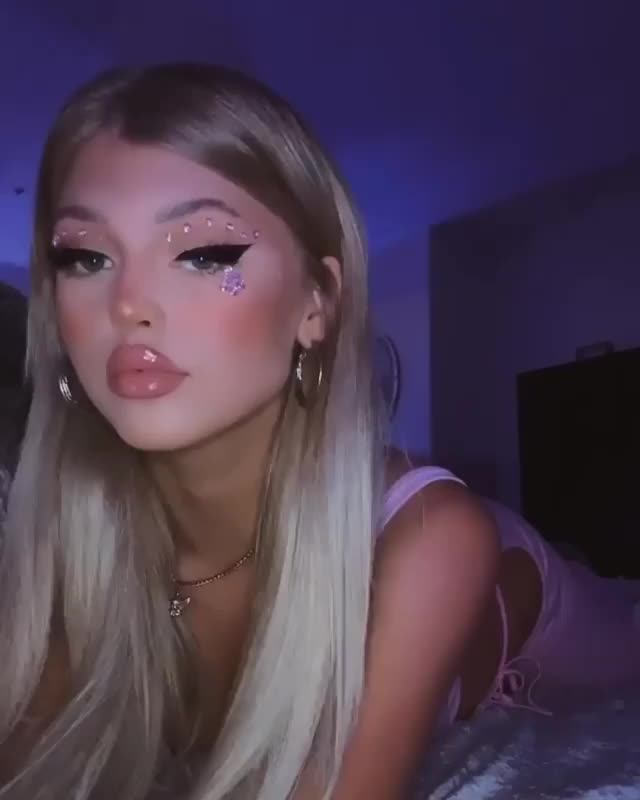 Loren gray ?