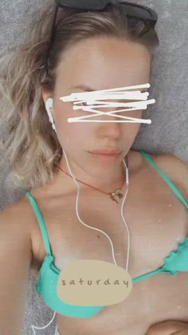 did my gf just post a nip slip (down right)? And was it on purpose or unaware?