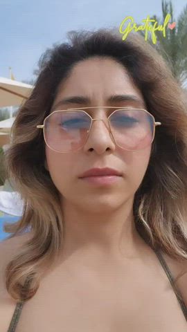 Neha Bhasin is one fine MILF