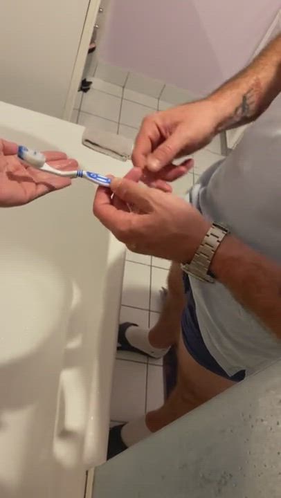 Tiffany Leiddi Brushing Her Teeth With Cum