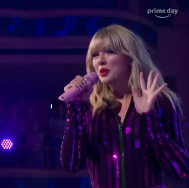 Celebrity Taylor Swift gif