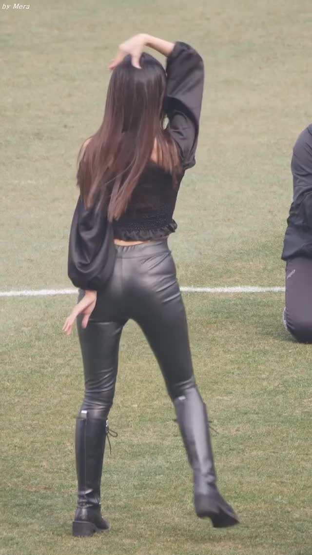 Momoland Yeonwoo Leather Pantyline pt 2