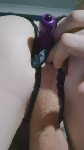 Sissy slut farts out butt plugs 🤤