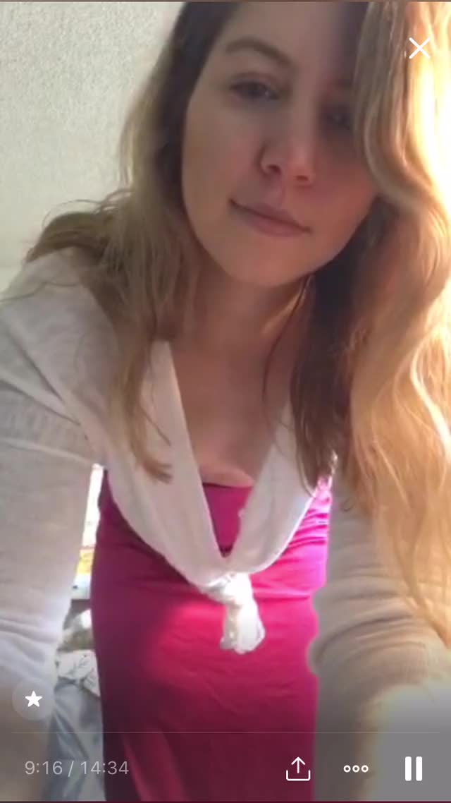 Down Blouse/ Nipslip On Live Stream