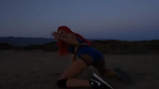 Twerk pointing