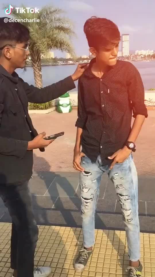 seekha tha guitar kisi ko patane ke liye ?? #slowmo #vines #crazy_boy_007 #s #newvarjan