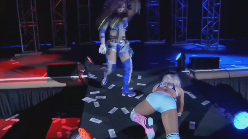 sasha banks-mercedes mone put through a table