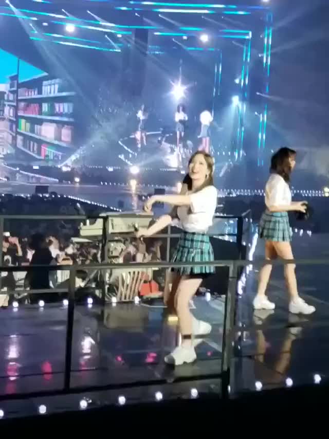 Dahyun being the adorable person she is