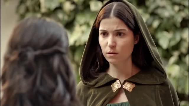 Hatice Sultan upset outside  - Muhteşem Yüzyıl 63.Bölüm