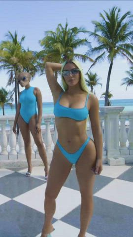 ass big tits bikini celebrity cleavage fake tits feet kim kardashian legs gif