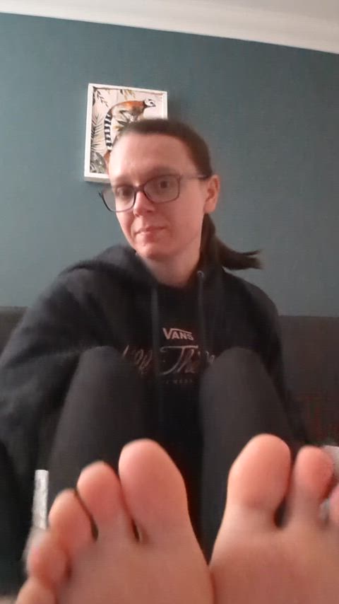 Cute Feet GIF by leandrajane